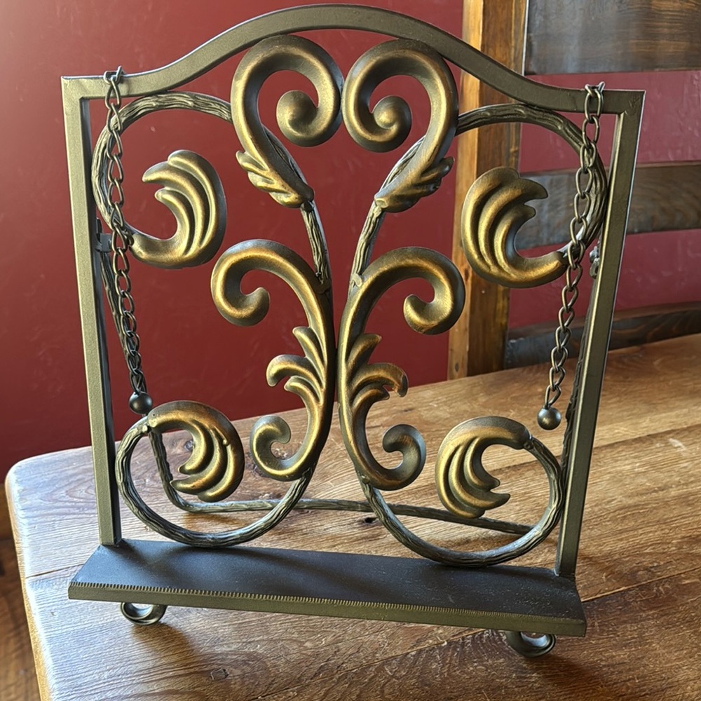 Metal Metal Easel Stand with Page Weights
